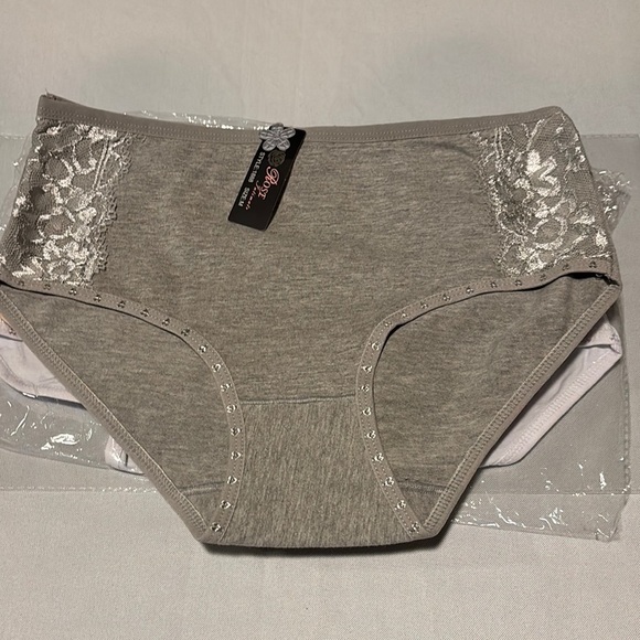 Rose Intimate Set of 4️⃣ Lace Trimmed Panties - Picture 1 of 4
